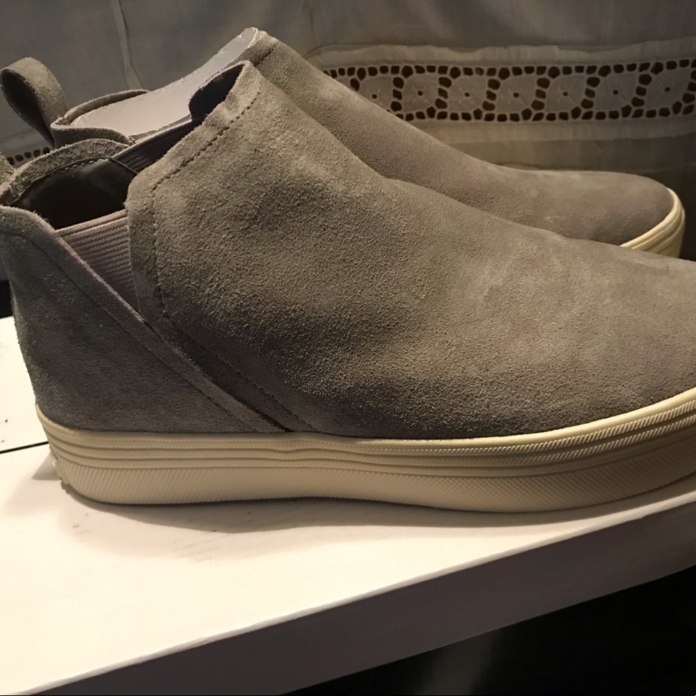 BNIB Dolce Vita size 7.5 platforms smoke suede